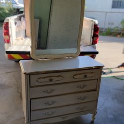 Vintage dresses with mirror