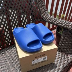 Adidas Yeezy Slides