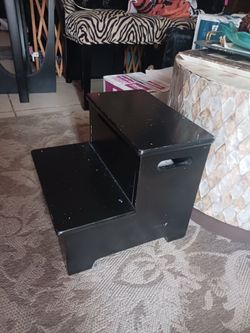 SOLID WOOD STEP STOOL OPENS ON TOP STORAGE 8 FIRM LOOK MY POST ALOT ITEM TO SEE