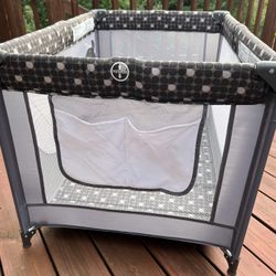 Pack n Play - Pano Babe