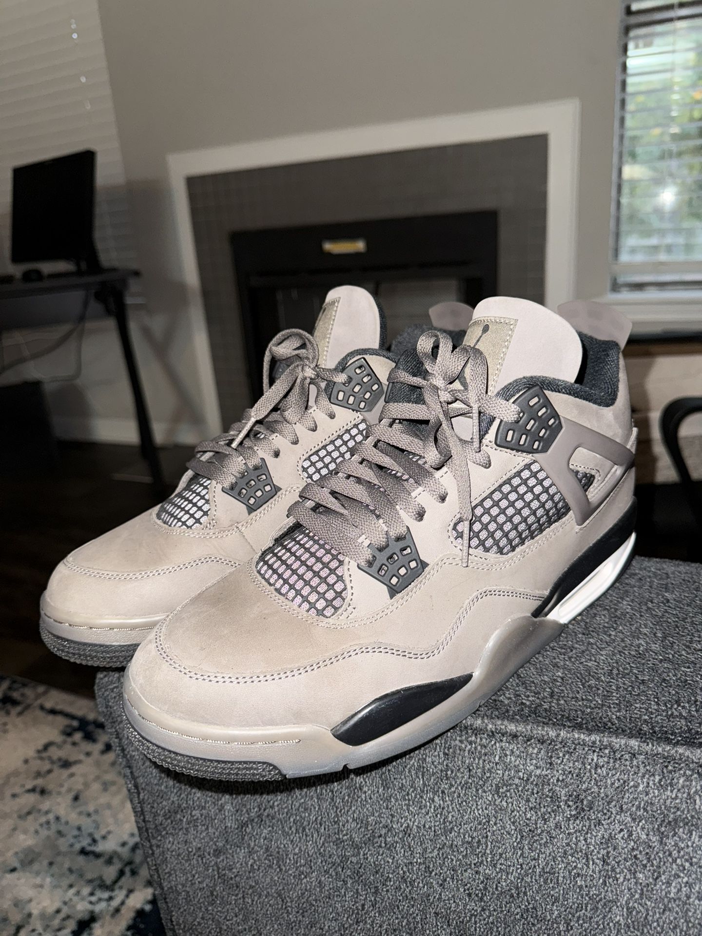 Clave Stone Air Jordan 4’s