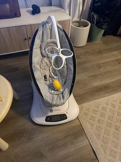 4 moms baby swing