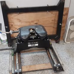 Ram/Curt 20,000lb Puck System  Fifth Wheel Sliding Hitch 