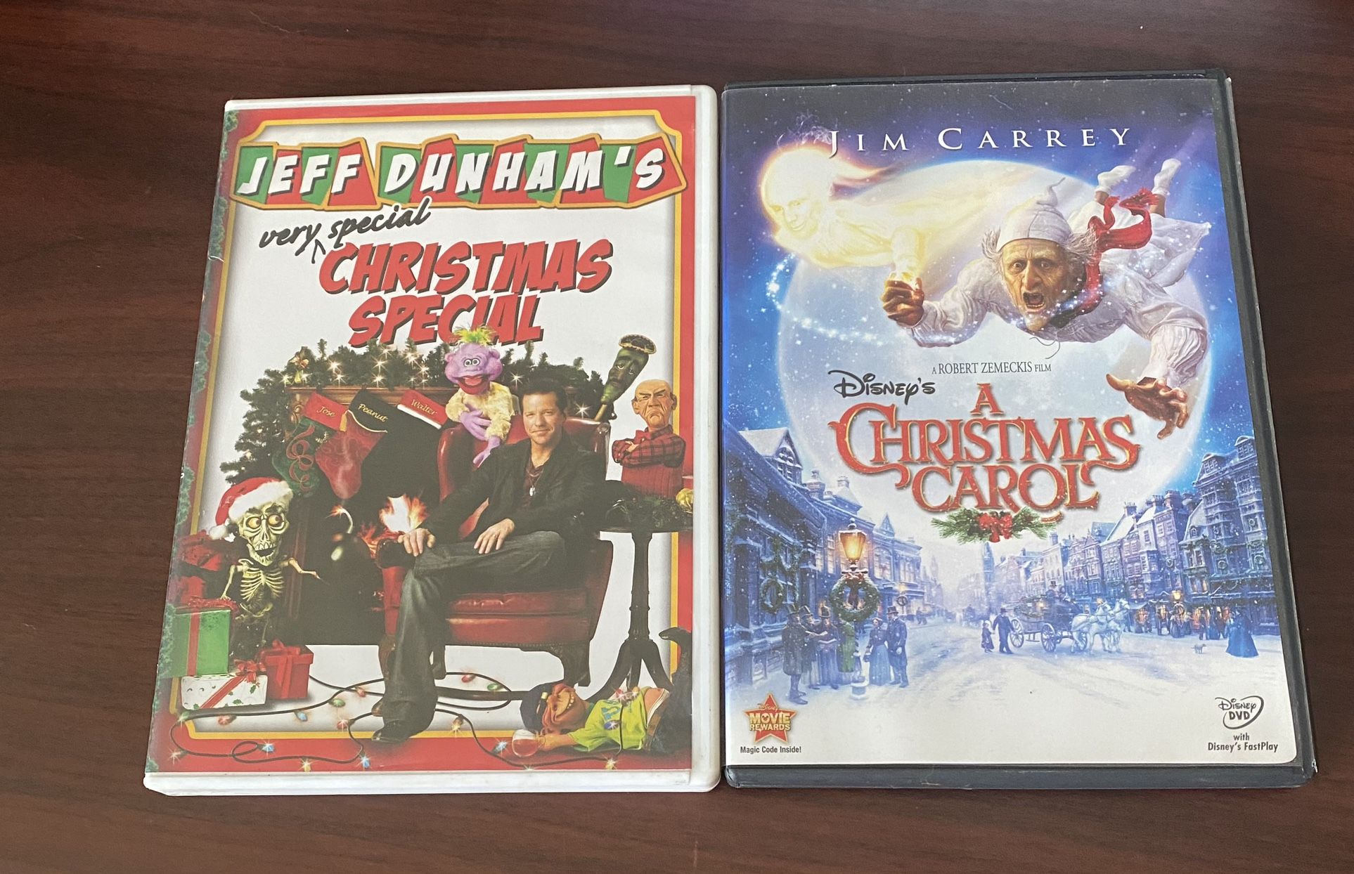 Lot of 2 Christmas DVD’s, Christmas Carol & Jeff Dunham’s Christmas Special !!