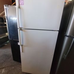 GE Refrigerator 