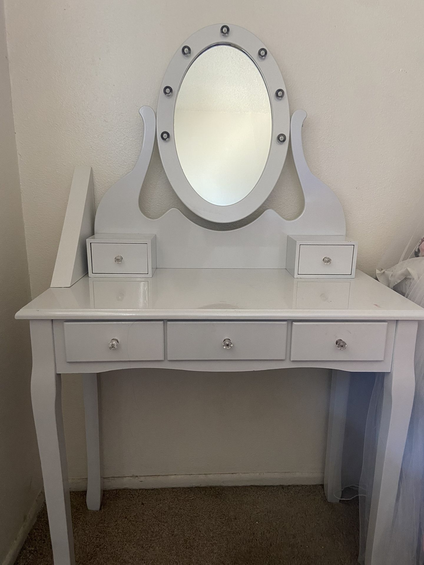 Vanity Desk With Lights /drawers Great Condition