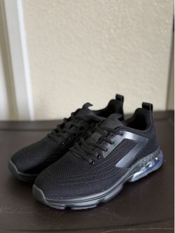 Men’s 6.5 Black Jerko shoes