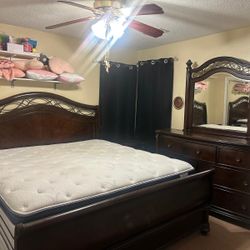 King Sized Bedroom With Mattress