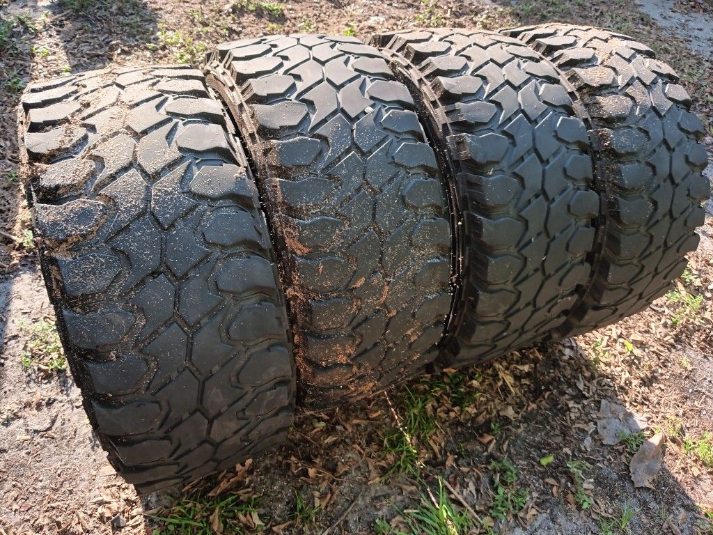 4👈👈👈👈 Matching 37x12.50R26 Tires 💲💲200💲💲