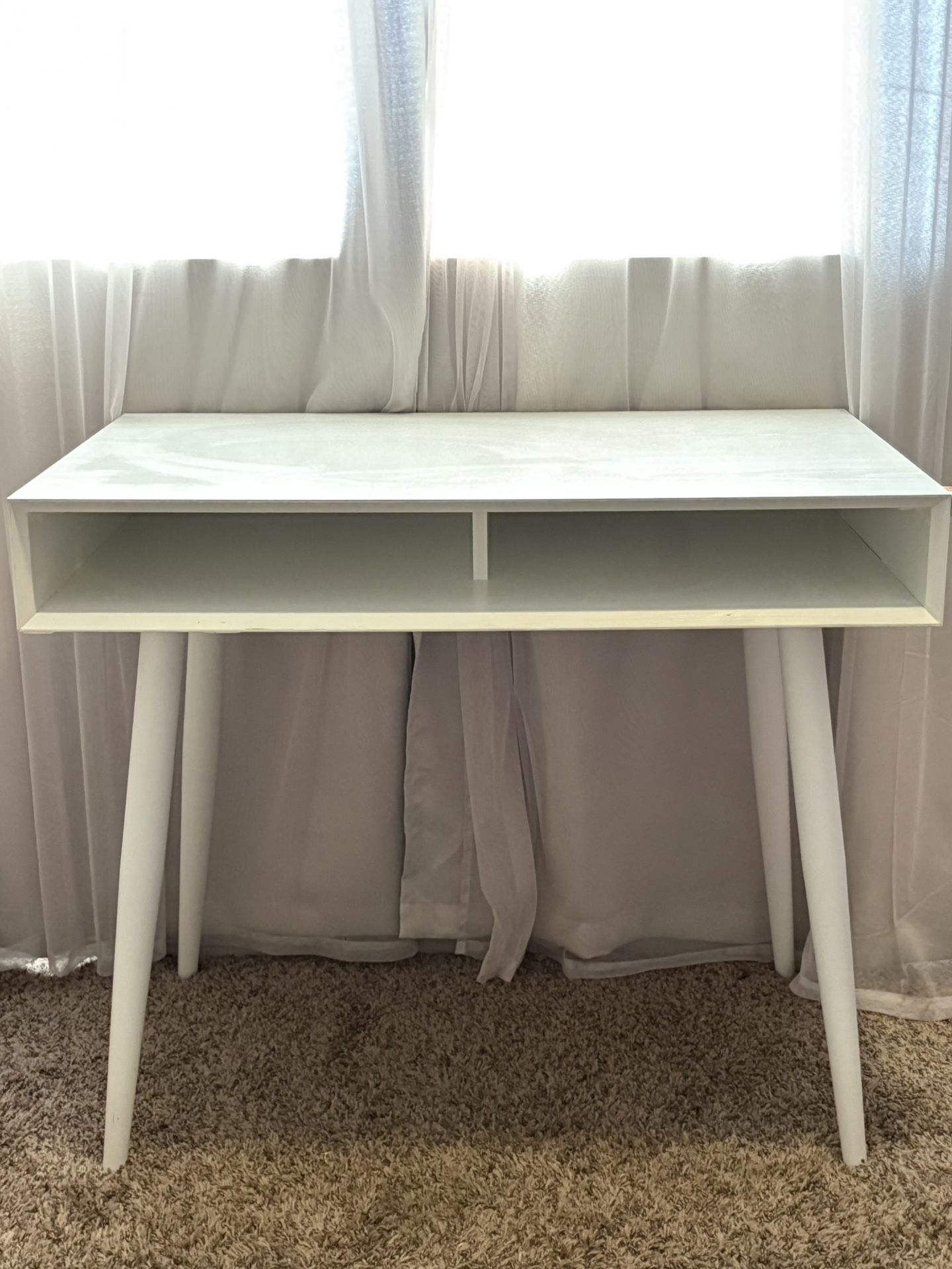 White Wooden Desk with Metal Legs 