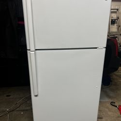 Refrigerator (delivery)