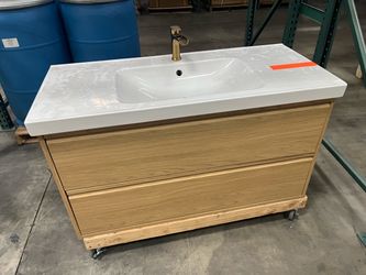 Sink, Faucet, & Vanity