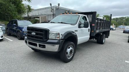 2006 Ford F550 Super Duty Regular Cab & Chassis