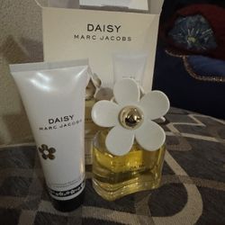 Daisy Marc Jacob’s Gift Set