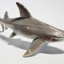 Unbranded 6" Bull Shark Plastic Detailed Realistic Lightweight Action Figure Toy
the object in the image is a bull shark toy. 
Explanation: Appearance