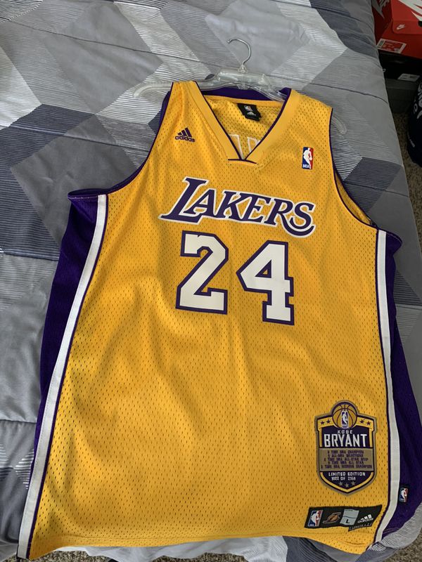 Lakers jersey for Sale in Paramount, CA - OfferUp