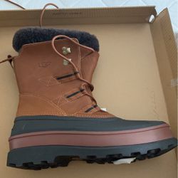 Men’s UGG snow boots