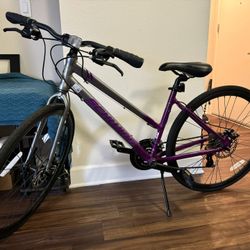 Schwinn Circuit Hybrid bike 28in , 21-speed Trigger Shifter