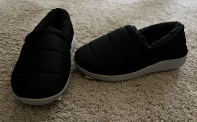 Brand New Dearfoams Womens Slippers Size 5-6
