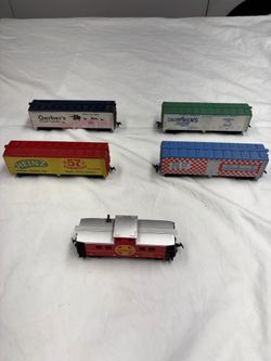 Lot of model train cars Ho