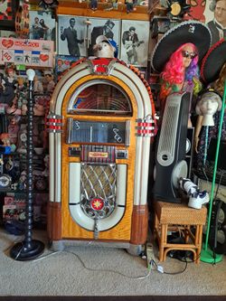 1990's Rockola Jukebox 