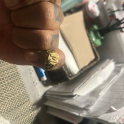 Men’s / Woman Ring Nugget With Letter M On It. Says 18k On It