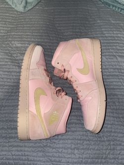 Jordan 1 Mid Coral Gold