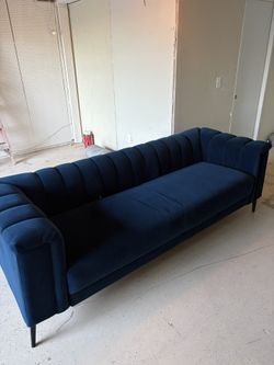 Blue Couch In Great Condition 