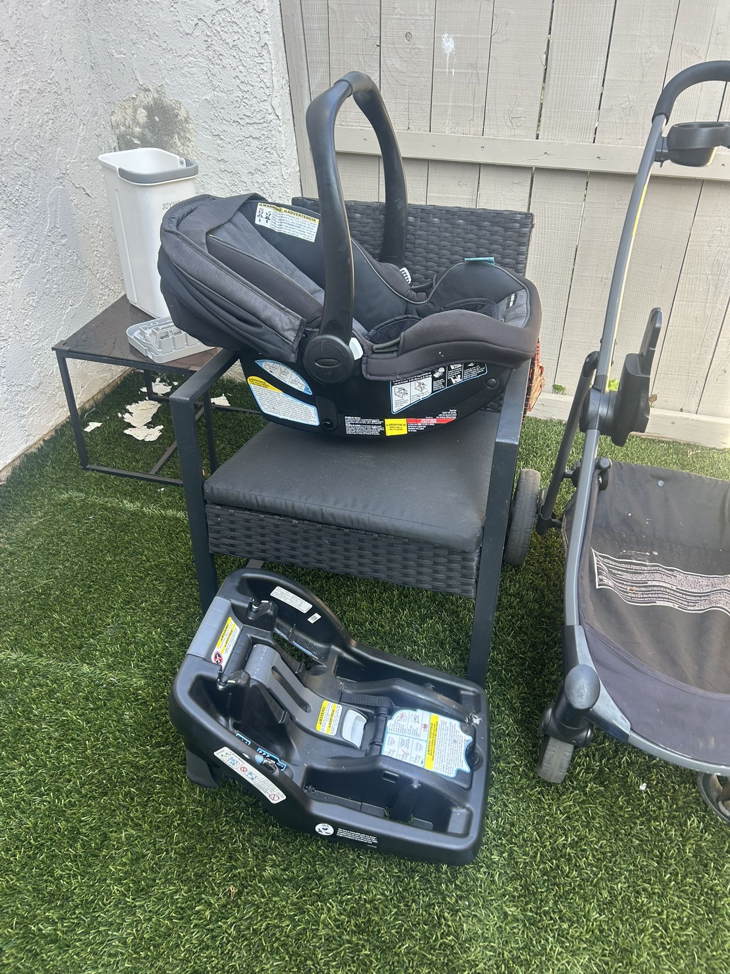 Graco DLX Travel Car Seat And Stroller