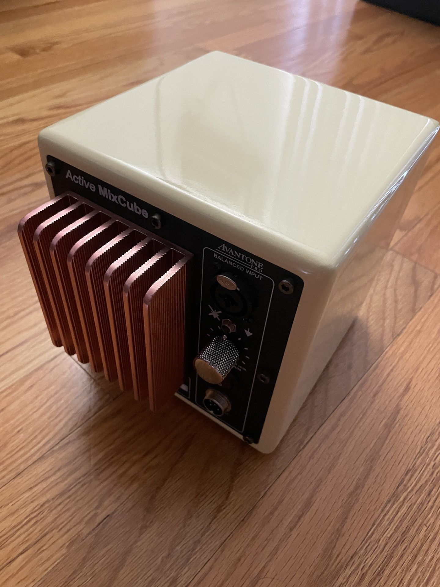 Mix Cube Pro - Active - Avantone Pro