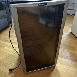 Danby Wine & Alcohol Cooler/Fridge