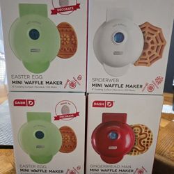 DASH Mini Waffle Makers (4)