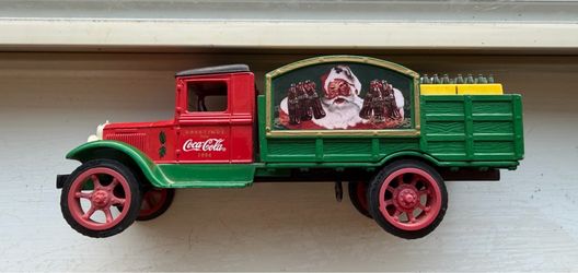 Coca-cola 1994 Die-cast Metal Bank 1931 Hawkeye Delivery Truck
