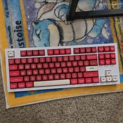 Mechanical Keyboard Red and White Keycaps