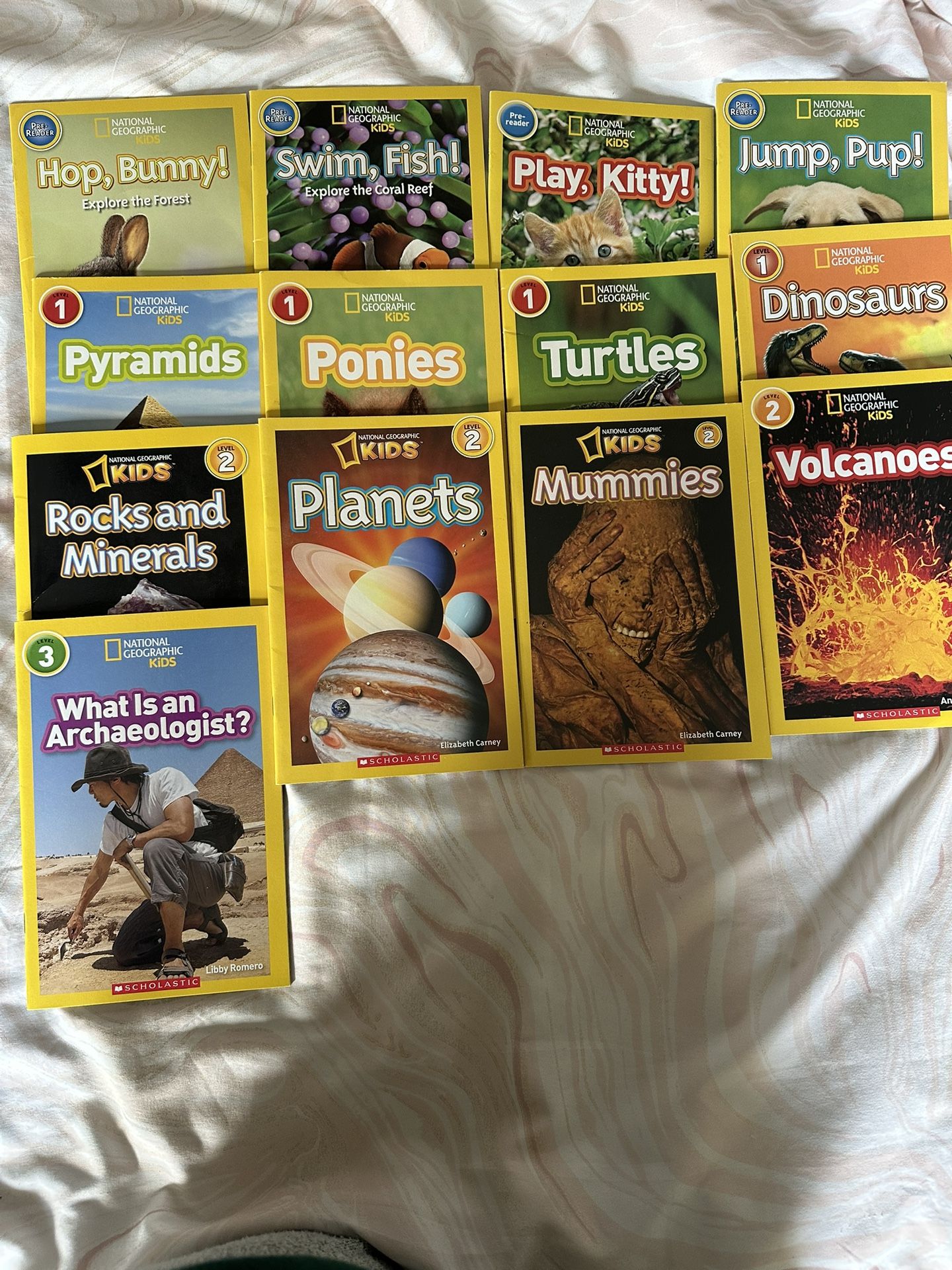 National Geographic Kids Book Bundle – 13 Books!