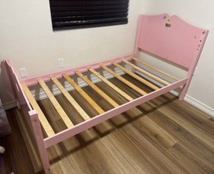 Twin bed