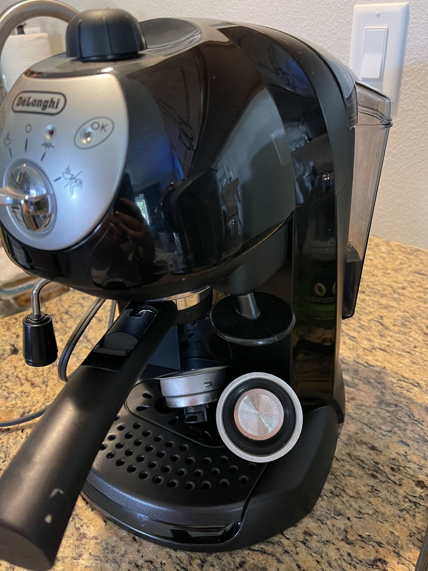 DeLonghi Espresso Machine for Sale in Ridgefield, WA OfferUp