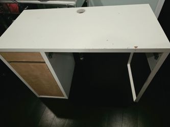 FREE DESK