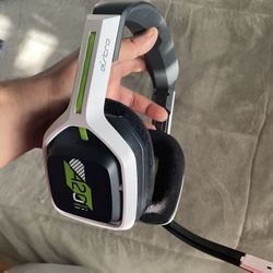 Astro A20 Bluetooth Wireless Gaming Headset 