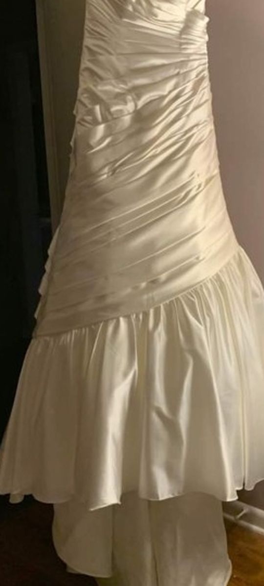 Wedding Dress Size 10 (Never Wore) With Trumpet Slip