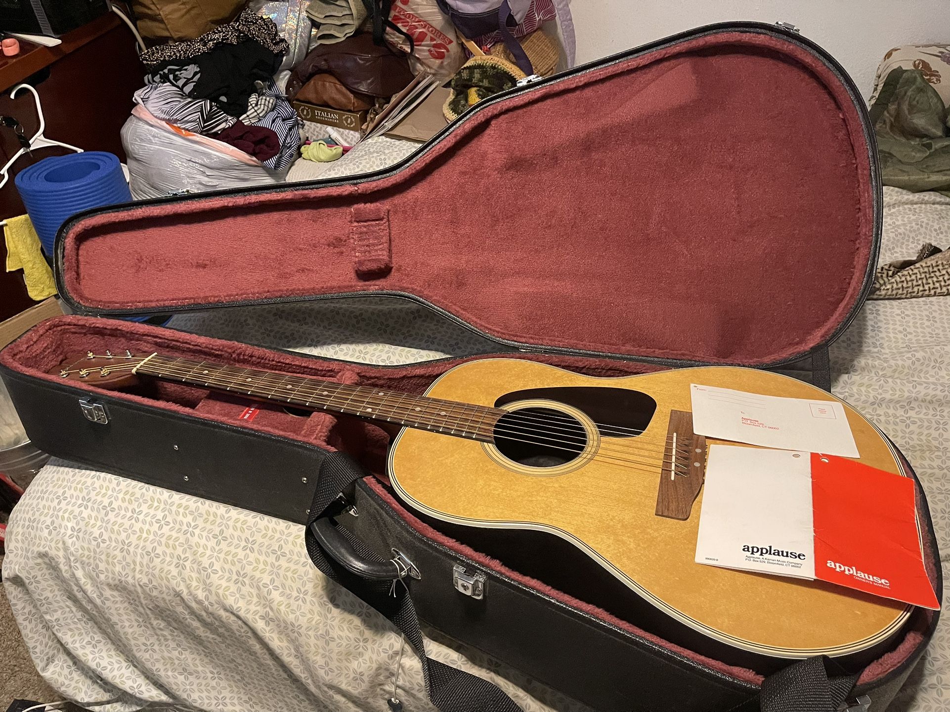 Guitar APPLAUSE