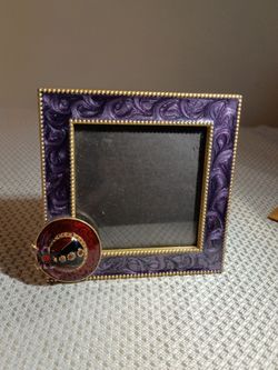 RED HATS FRAME / small