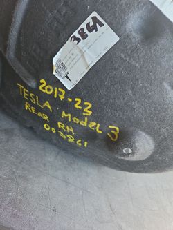 TESLA MODEL 3 2017-23 REAR Rh LINER QUARTER LINER SHIELD OEM 10(contact info removed)D