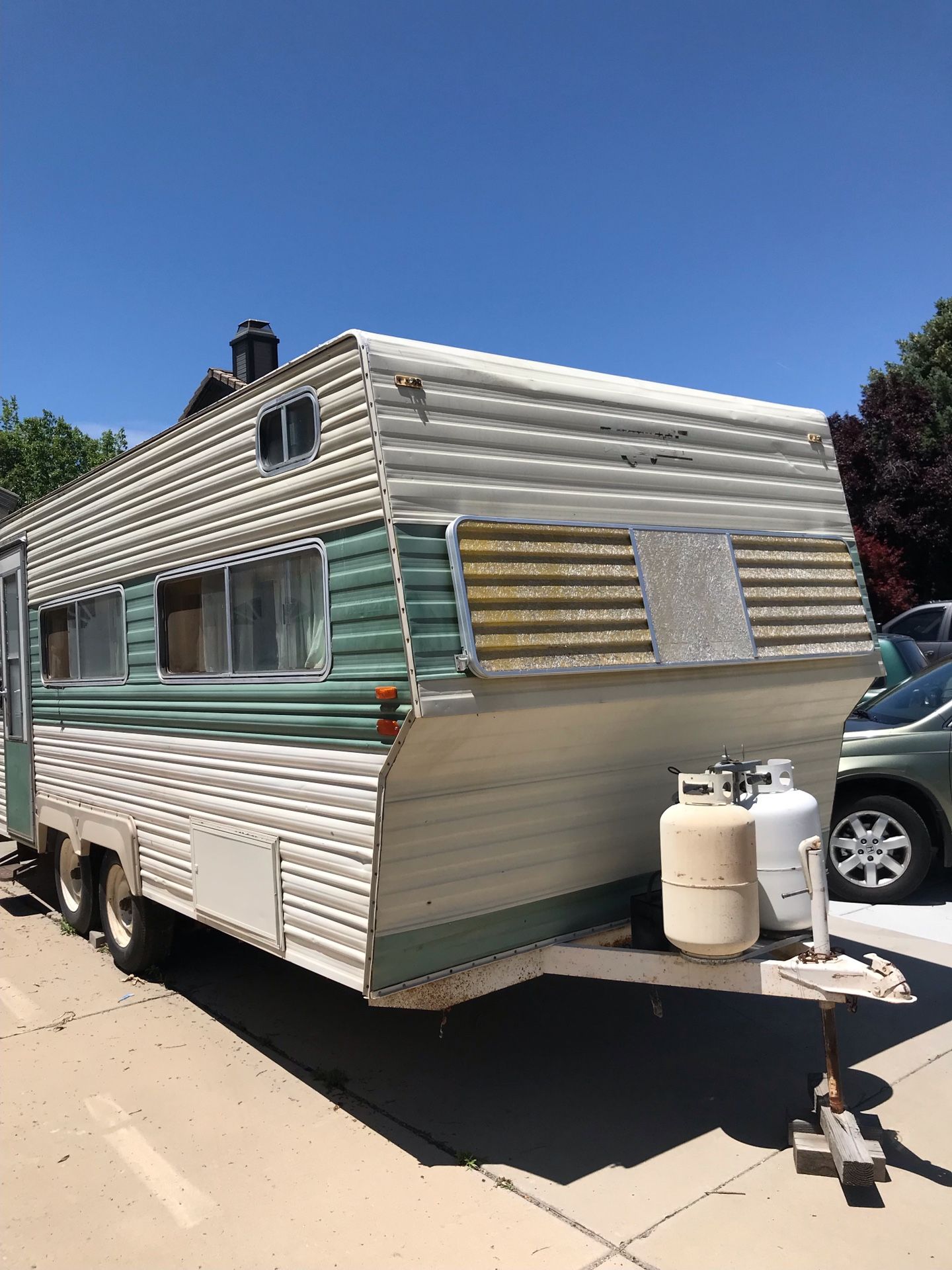 1977 20 Foot Komfort Travel Trailer