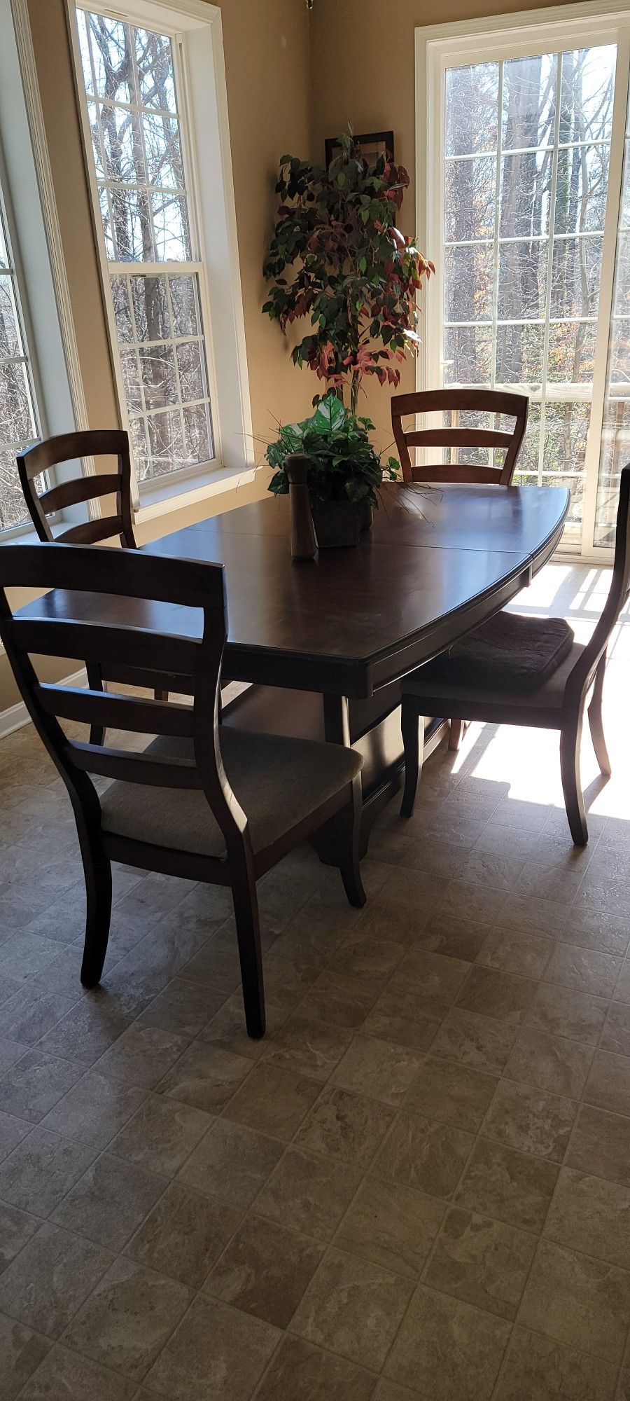 Wooden Dining Set W/buffet