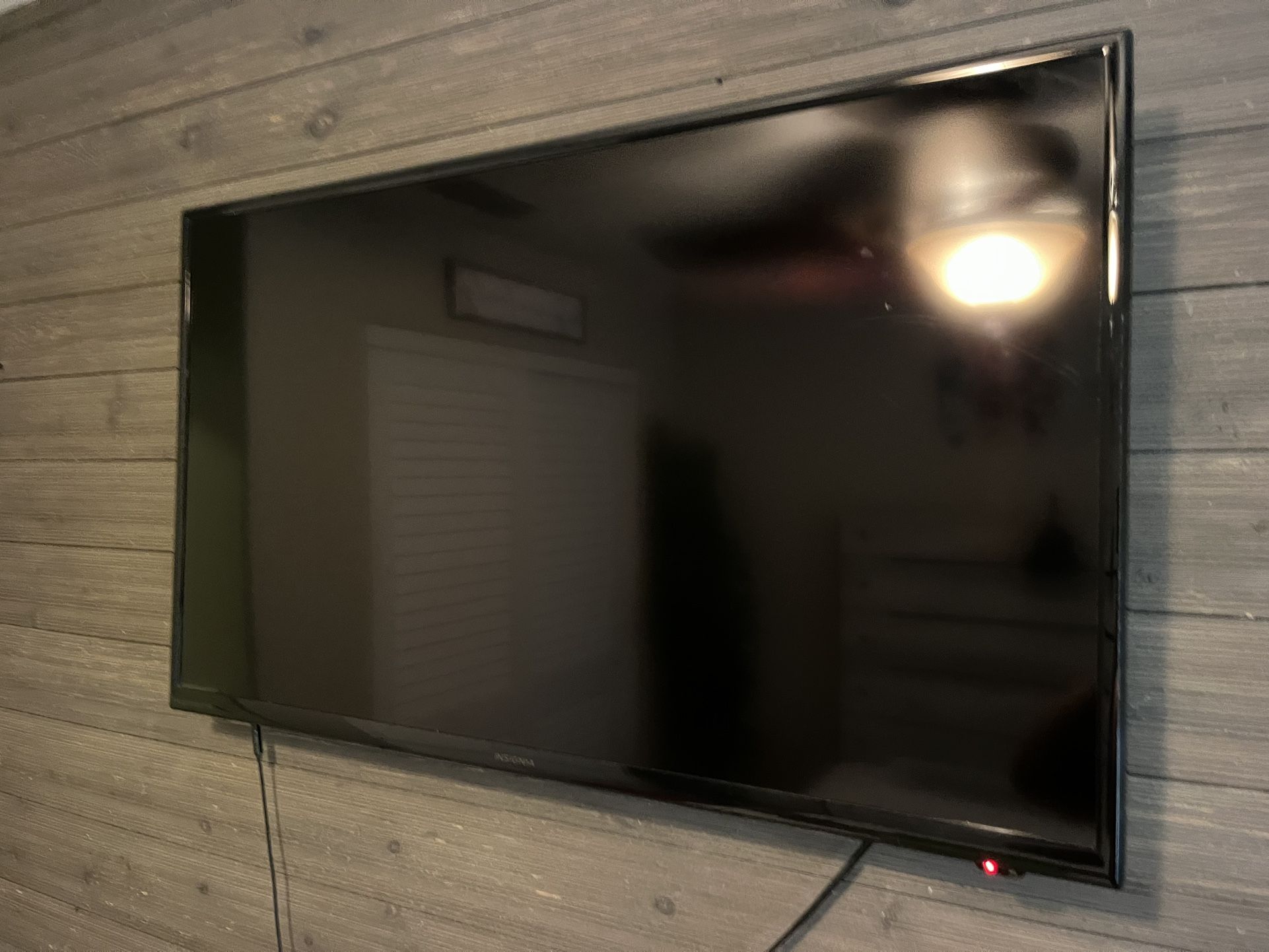 Insignia Flat Screen LCD TV  40”  $40