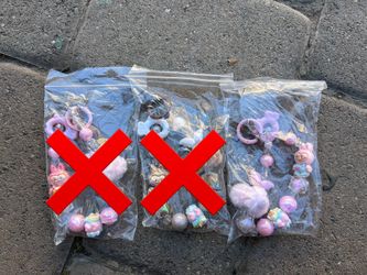 Keys Chains And Straw Toppers