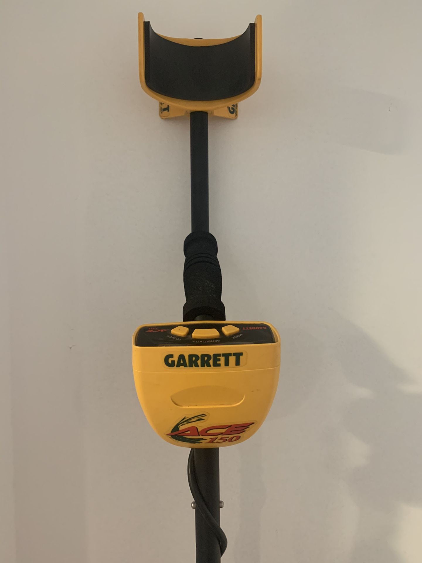 Garrett ace 150 metal detector