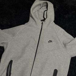 Grey Nike Tech Fleece XXL To XL