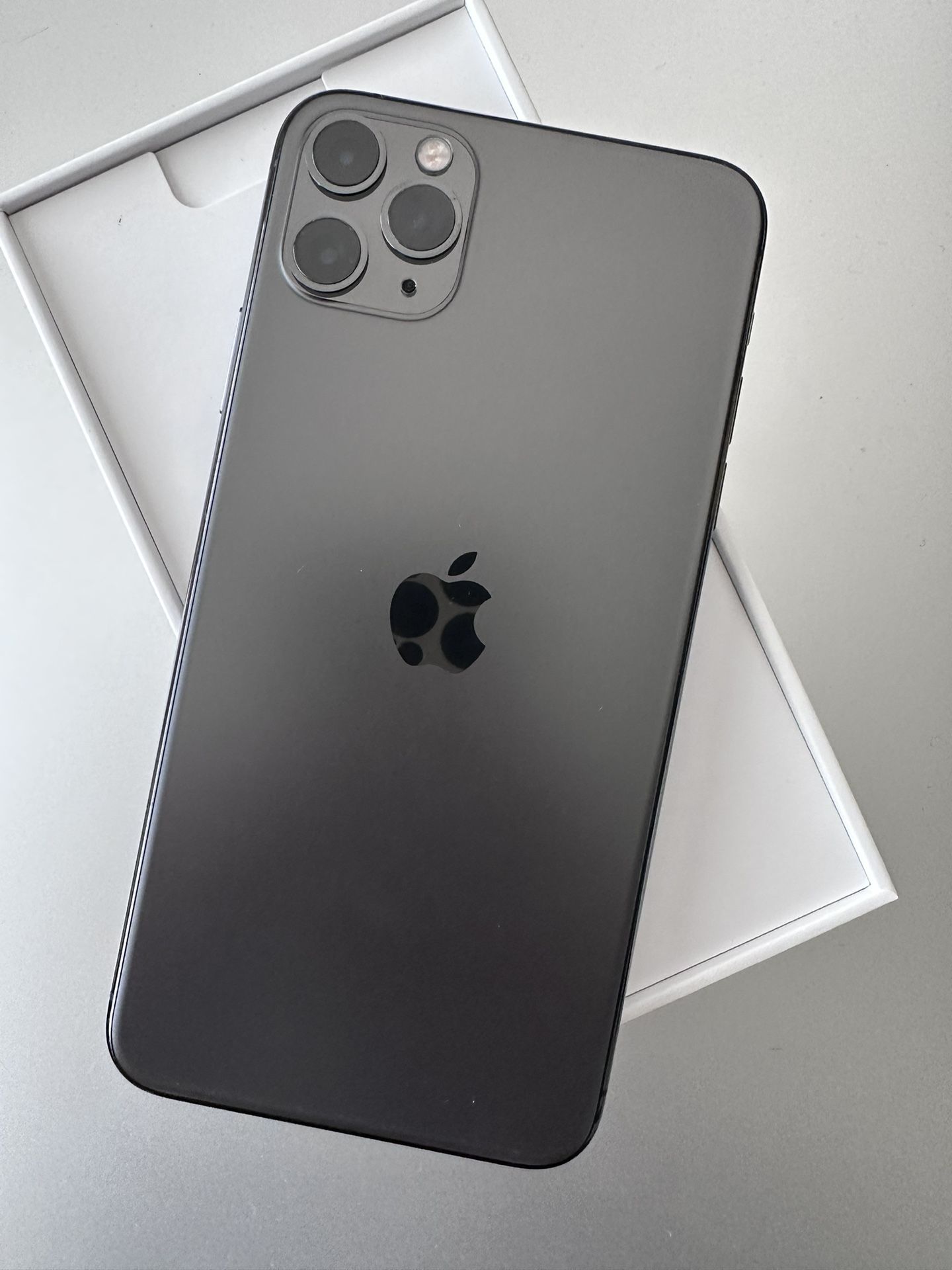 Iphonę 11 P R O Max 256G ANY CARRIER